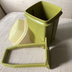VINTAGE AVOCADO GREEN TUPPERWARE PICK-A-DELI PICKLE/MARINADES CONTAINER